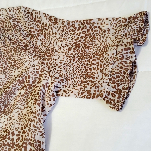 French Grey Animal Print Top Size Medium - Picture 6 of 8